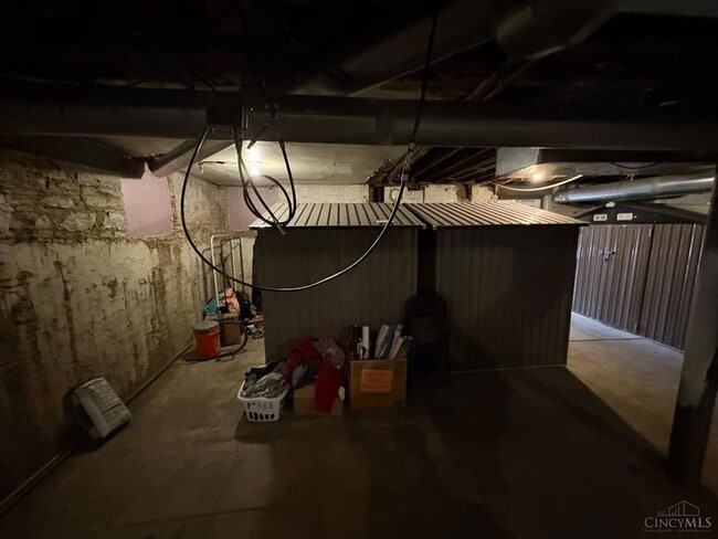 Building Photo - 2218 Highland Ave