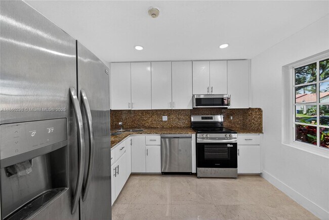Building Photo - 1545 Springside Dr