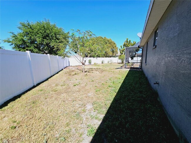 Building Photo - 1930 Saddlewood Ct