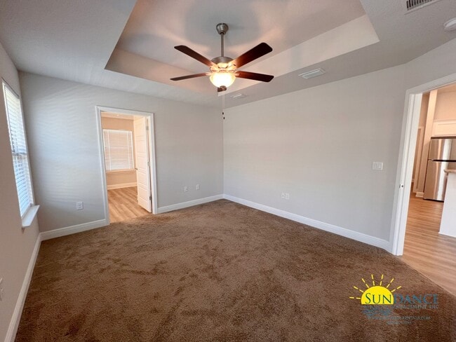 Building Photo - Modern 3 Bedroom Home with Community pool!