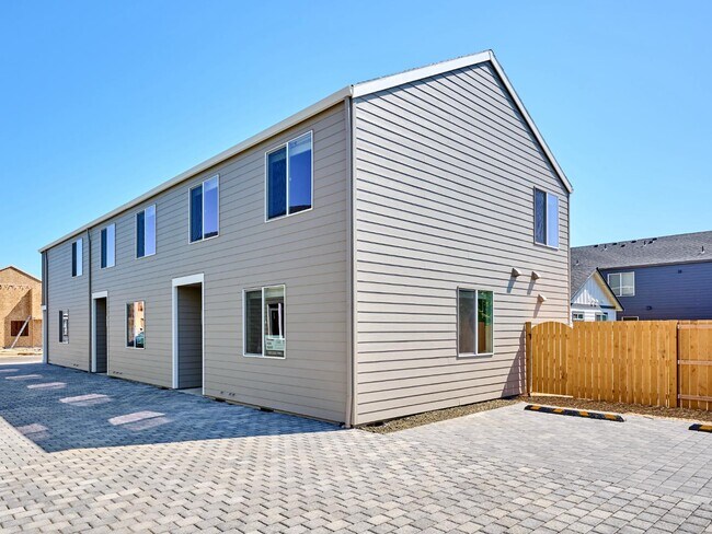 Building Photo - 164 28th Ave SE