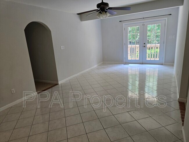 Building Photo - 7122 Ramblewood Dr