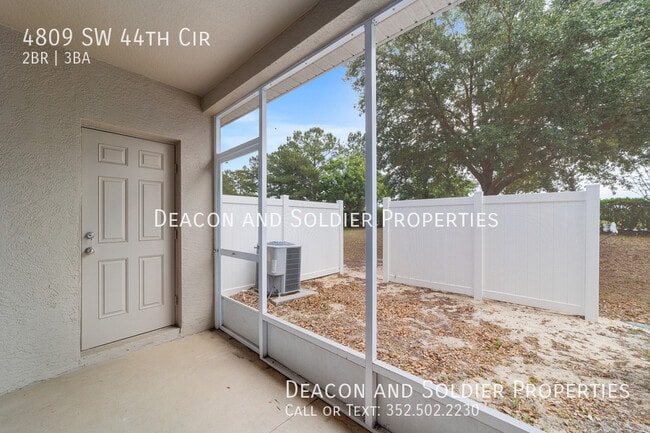 Building Photo - 4809 SW 44th Cir