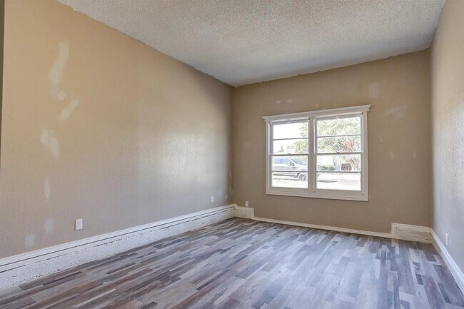 Building Photo - 4603 33rd St