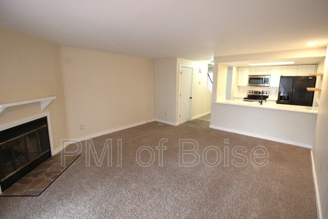 Building Photo - 6236 Coach Royale Ln