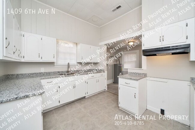 Building Photo - 1409 6th Ave N