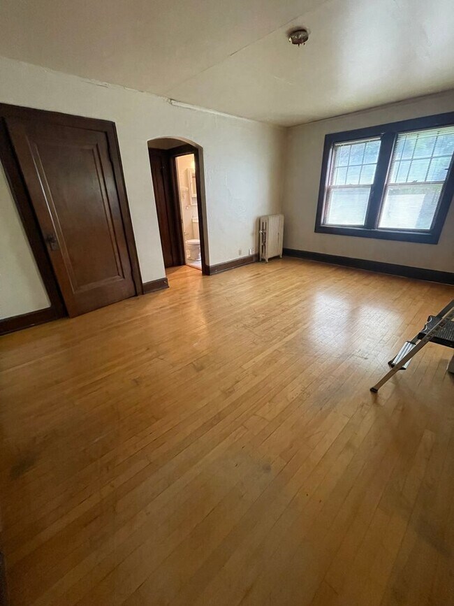 Interior Photo - 2637 N Cramer St