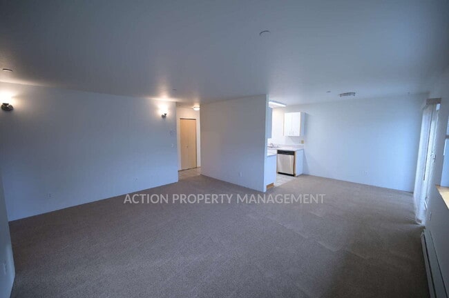 Building Photo - 2 bed, 2 bath, 1 car garage- water, sewer and yard care included!