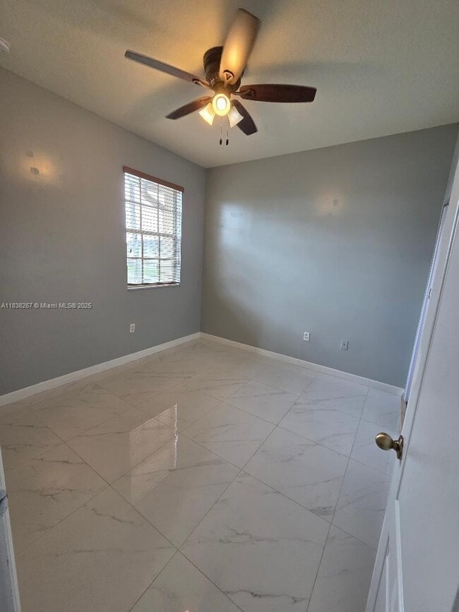 Building Photo - 928 SW 153rd Ct