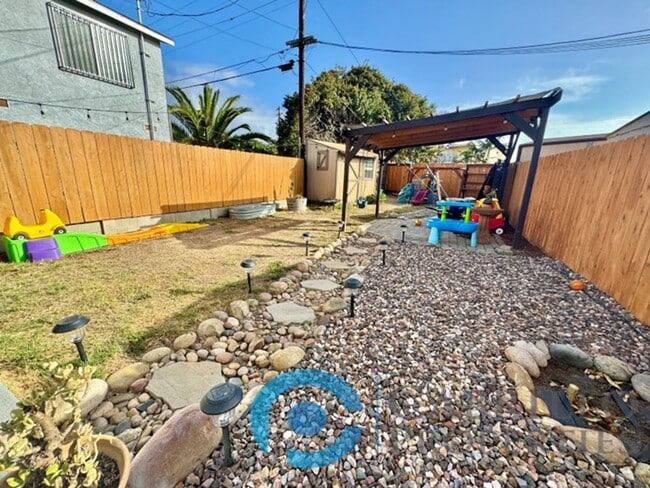 Building Photo - Beautifully Renovated 4BD/2BA Home in Central San Diego with Private Yard & Attached Car Garage!