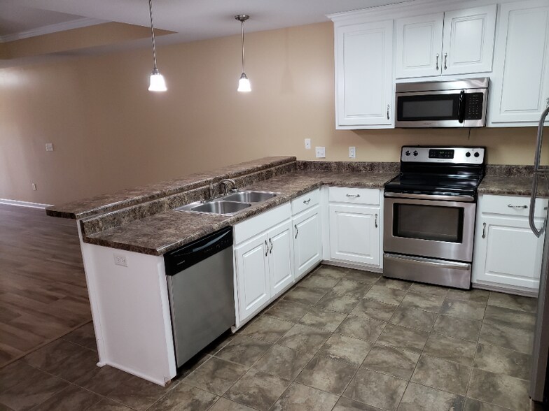 Building Photo - 120 Cody Dr