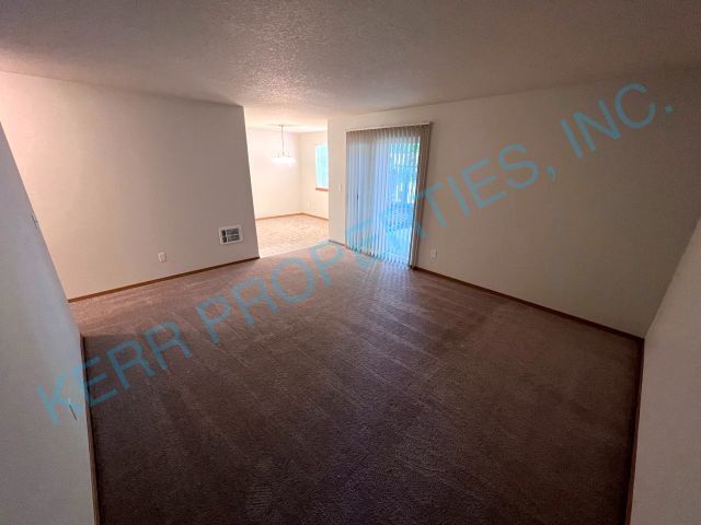 Building Photo - FREE RENT! Spacious & Modern 2-Bed, 2-Bath...