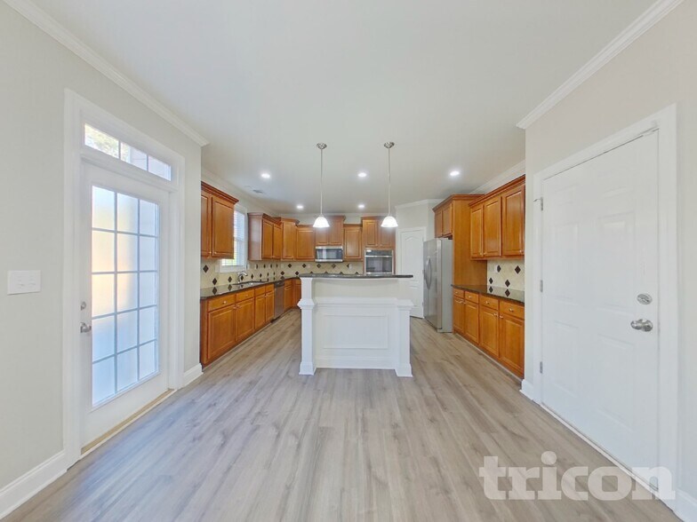 Building Photo - 3620 Little Spring Dr