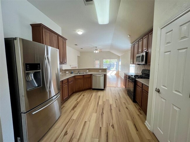 Building Photo - 4511 Western Lake Dr