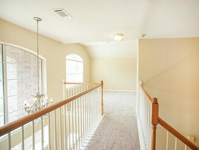 Building Photo - 21645 Forest Colony Dr