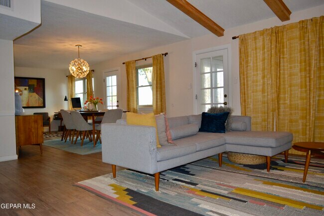 Building Photo - 10640 Vista Alegre Dr