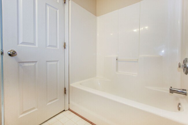 Building Photo - 3013 Mossy Creek Dr