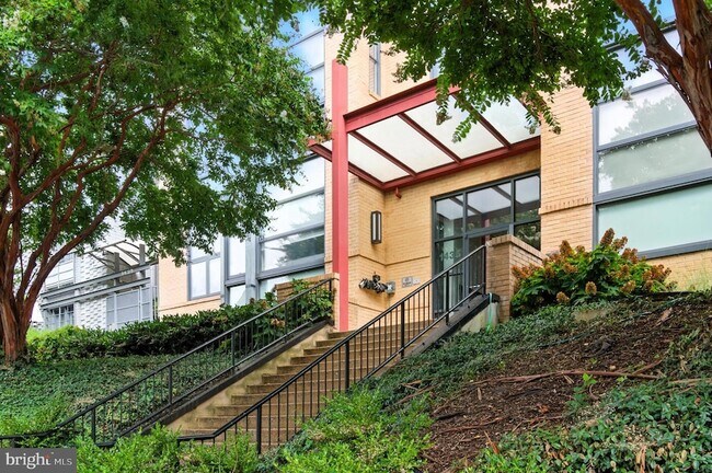 Building Photo - 1435 Chapin St NW