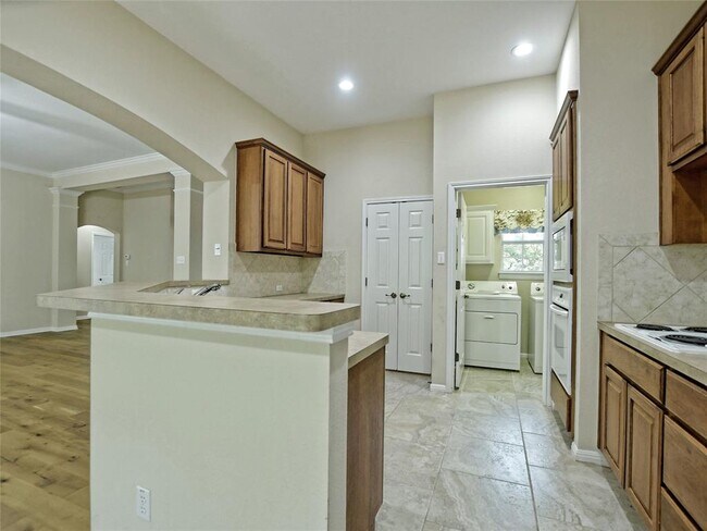 Building Photo - 809 Texas Trail