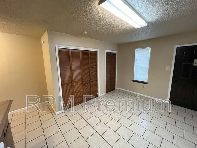 Building Photo - 10769 Alco Ave