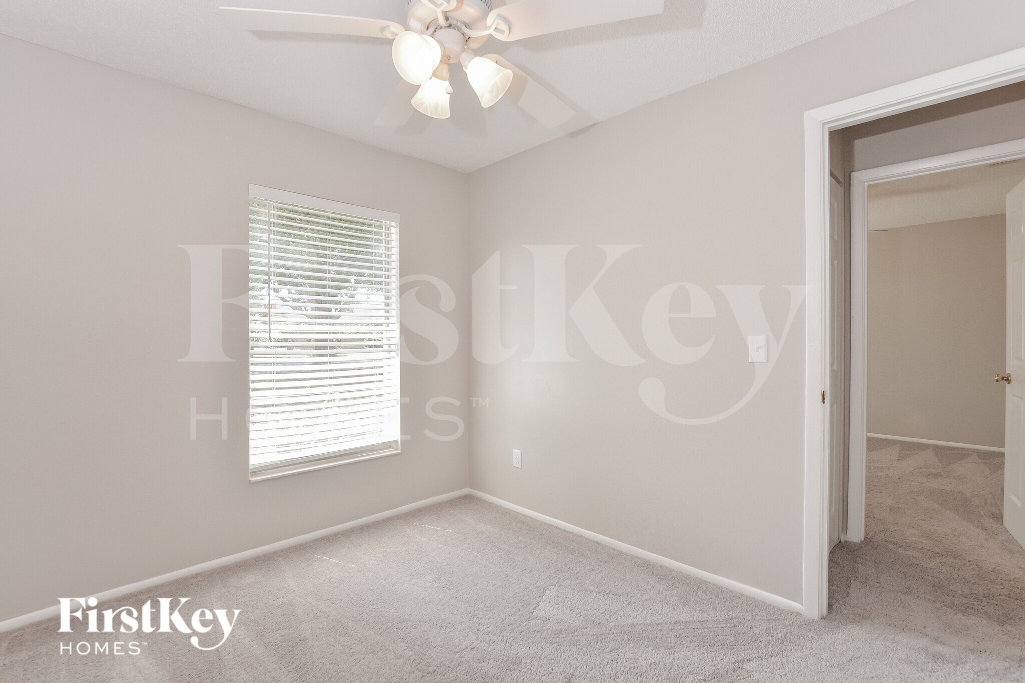 Building Photo - 910 Clayton Dr