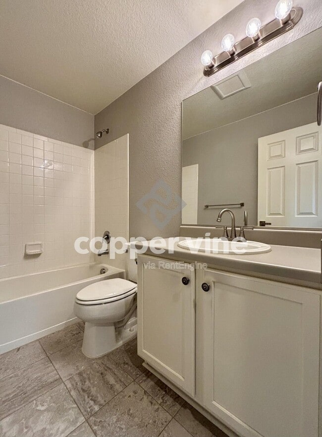 Building Photo - 5189 Thistle Dr