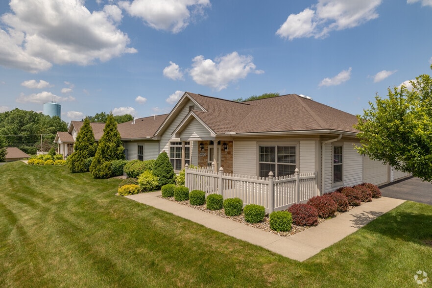 Building Photo - Wales Crossing