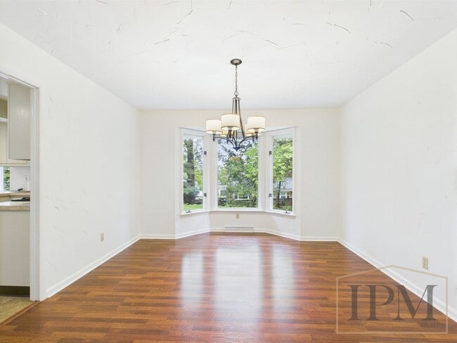 Building Photo - Fabulous 4 bedroom! York Suburban school d...