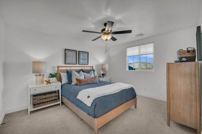 Building Photo - Stunning 6 Bedroom Home in St. George!