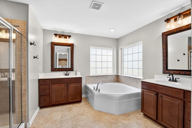 Building Photo - Experience Elevated Living on Cutleaf Drive!