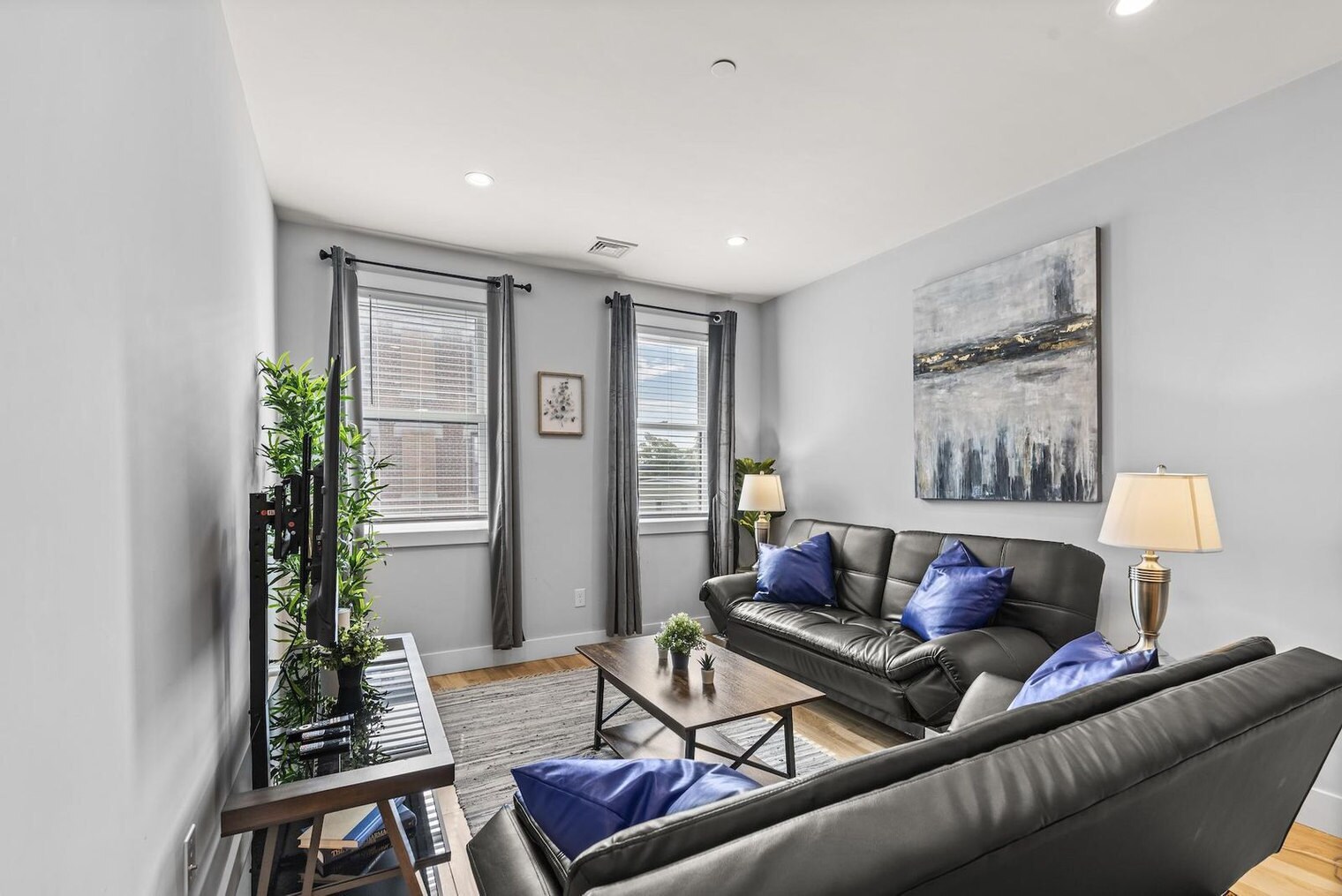 Building Photo - 1011 Bennington St