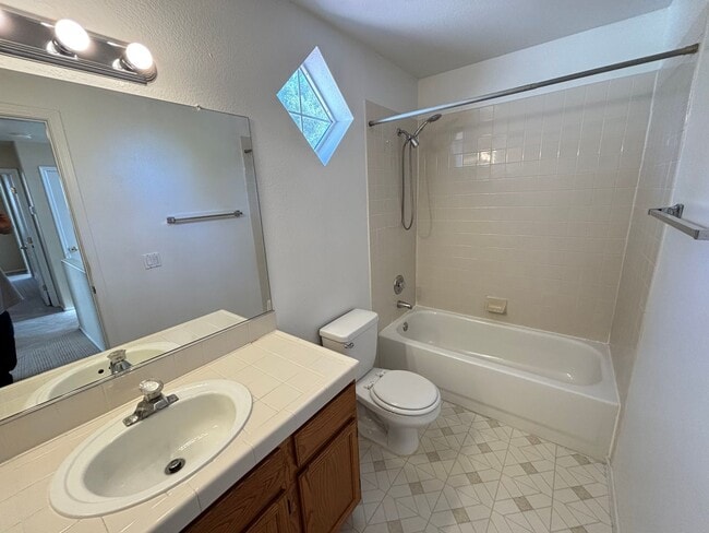 Building Photo - Gorgeous 3Bed/2.5Bath, 2-Story home located in Summerlin