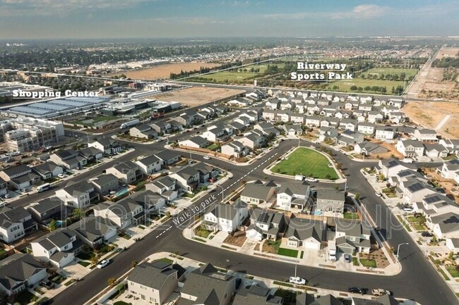 Building Photo - 145 E Taylor Ave