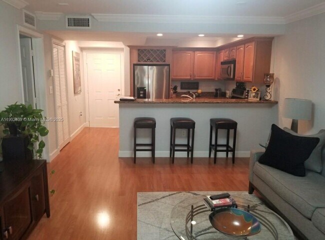 Building Photo - 150 NE 15th Ave