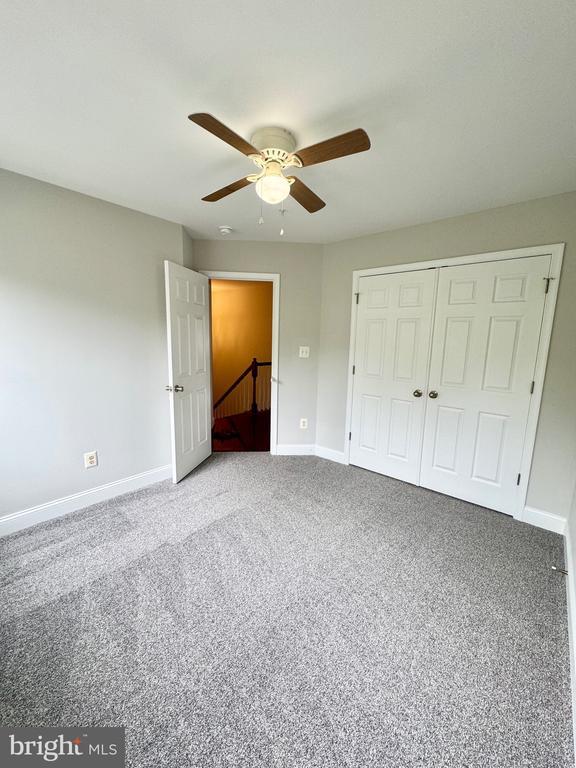 Building Photo - 120 Tall Grass Ln