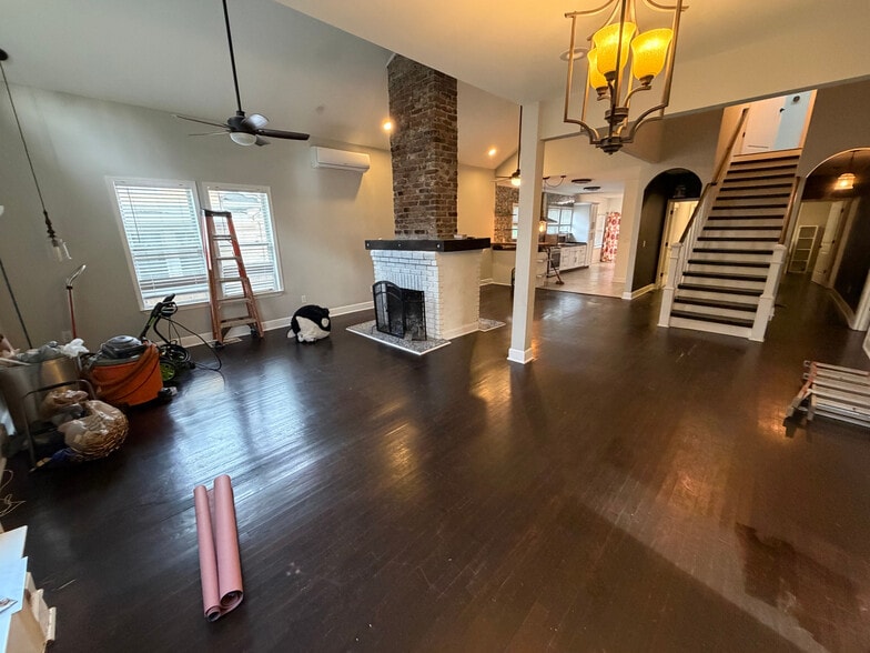 Building Photo - Room in House on Dill Ave SW