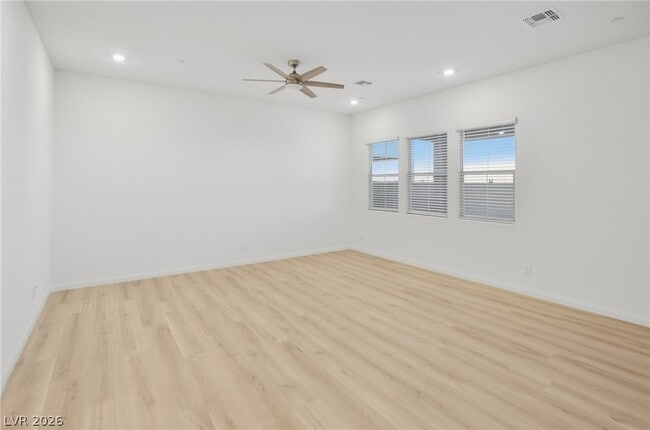 Building Photo - 552 Parkwind Ln