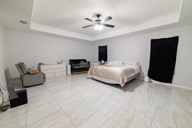 Building Photo - 5405 Jersey Dr