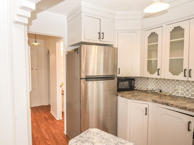 Building Photo - 143 S State St