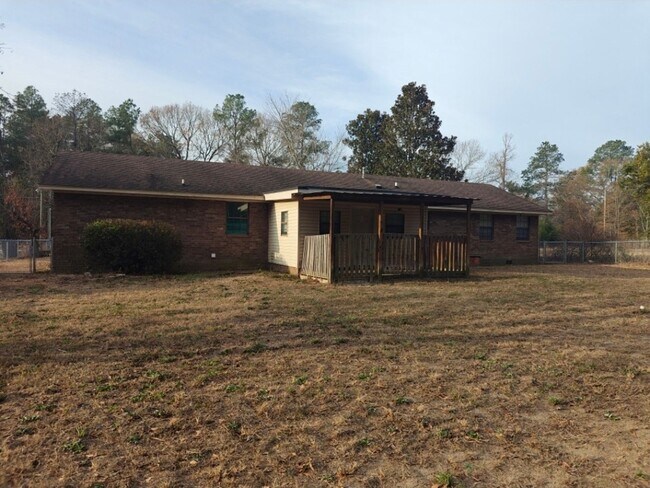 Building Photo - Elegant & Spacious 3-Bedroom Brick Home with Private Garage