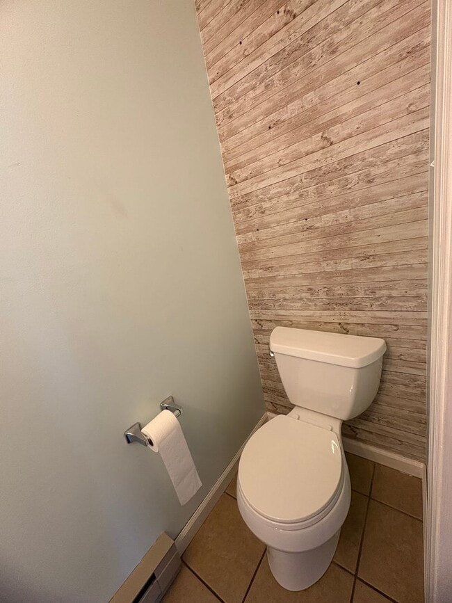 Building Photo - 3 Bedroom 1.5 Bathroom in Elizabethtown!