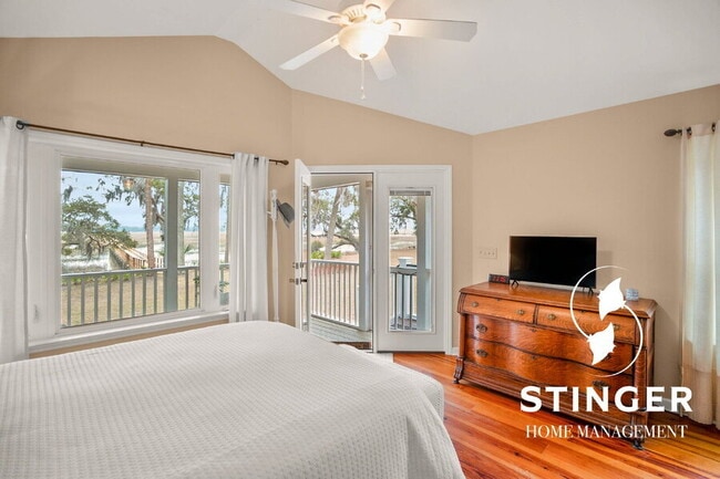 Building Photo - 1808 Lenora Dr