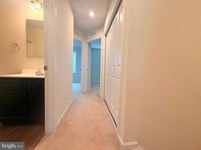 Building Photo - 70 Azalea Cir