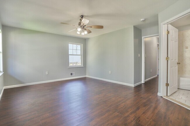 Building Photo - 205 Halladay St