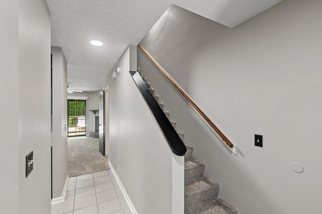 Building Photo - 115 Candlebrook Dr