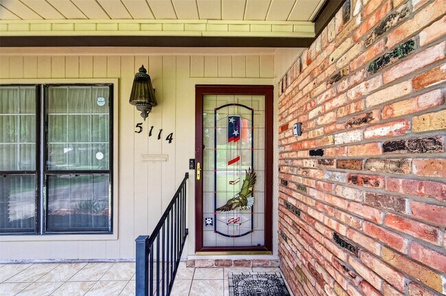 Building Photo - 5114 Beechnut St
