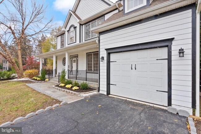 Building Photo - 3336 Jones Bridge Ct
