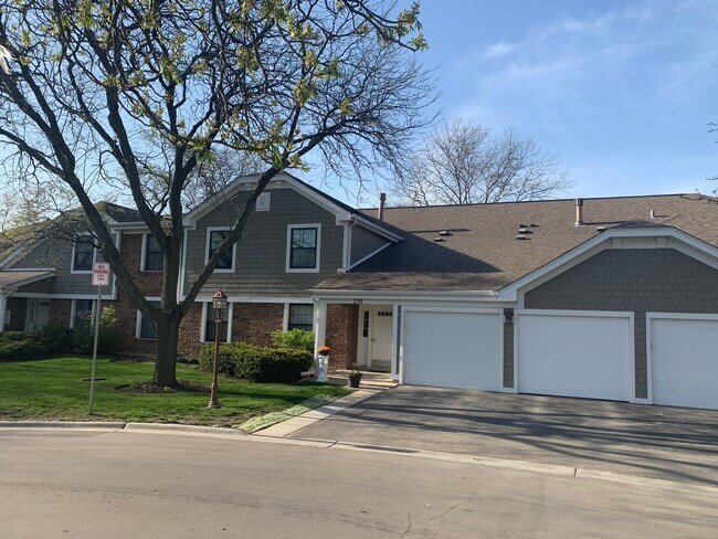Primary Photo - 216 Deerpath Ct