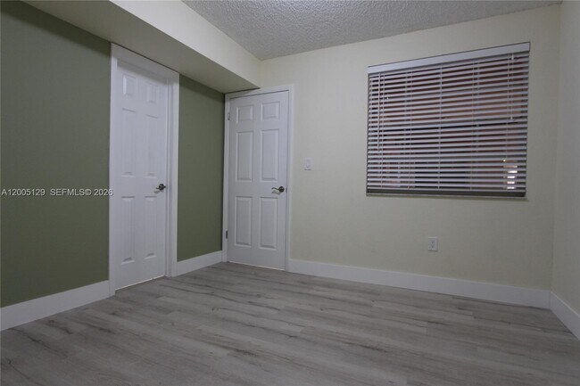 Building Photo - 2890 N Oakland Forest Dr