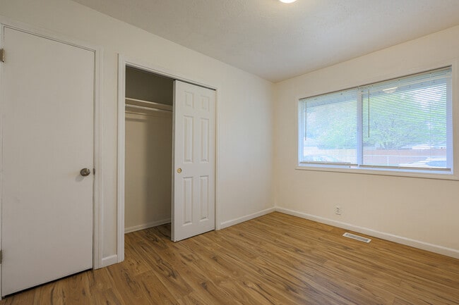 Building Photo - 2641 SE 168th Ave